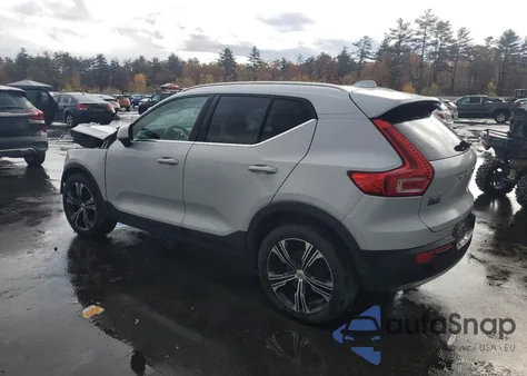 2021 Volvo Xc40 T5 Inscription z USA, uszkodzony, nr VIN YV4162UL5M2570070